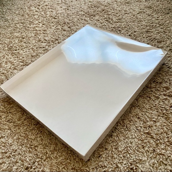 White gift box with clear lid - Picture 3 of 4